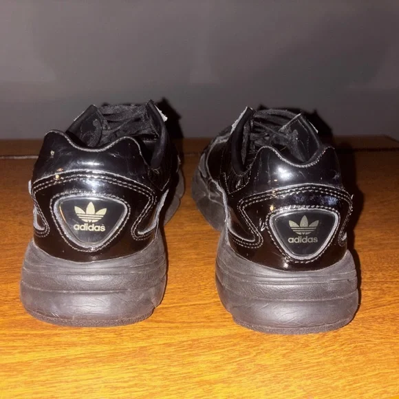 Adidas Falcons Out Loud - Picture 3 of 5